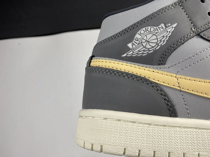 Jordan Grey 1 Onyx - BQ6472-020 (W) Mid 0201